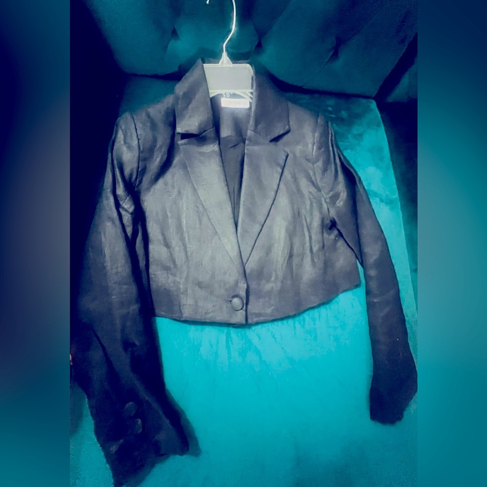 Linen Cropped Blazer